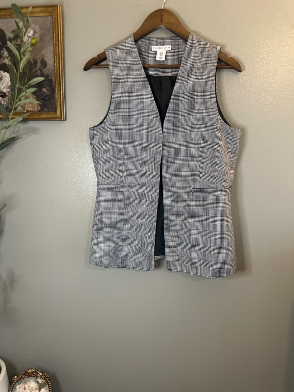 Sincerely Jules Plaid Sleeveless Blazer Vest Size Medium Black White - Picture 2 of 6